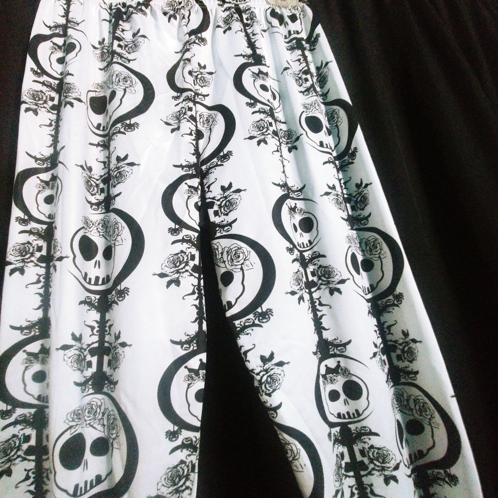 Skull Moon Floral Roses Leggings